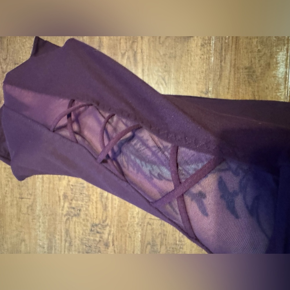 Victoria’s Secret 16 Maroon/ burgundy leggings cutouts on sides NEW  7/8 length